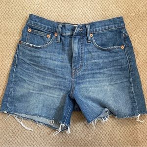 Madewell high rise denim shorts - size 26